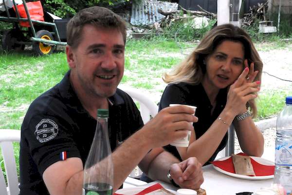 Photo de Jean-Pierre et Nina à table