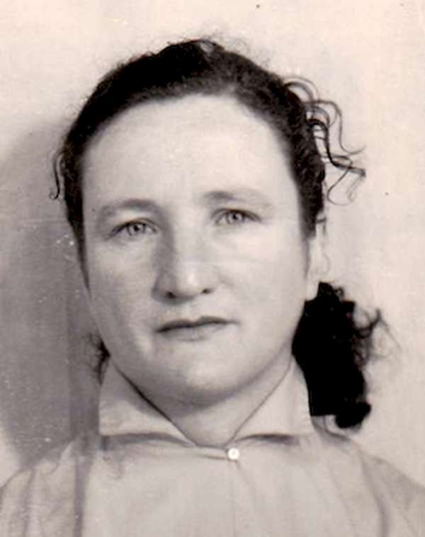 Photo d'Andrée en 1958