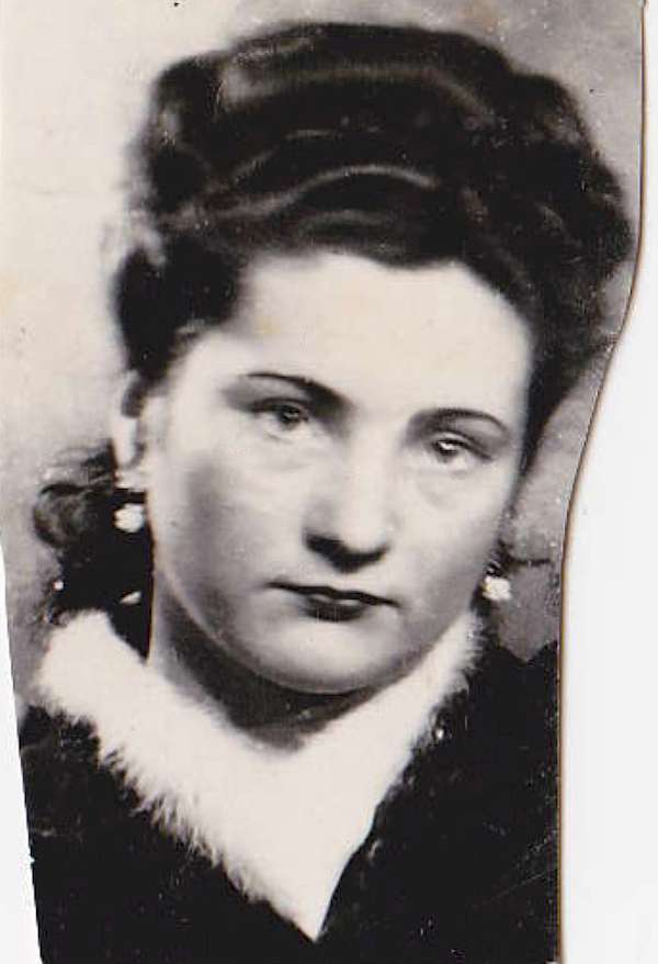 Portrait de  Jeanine à 17 ans